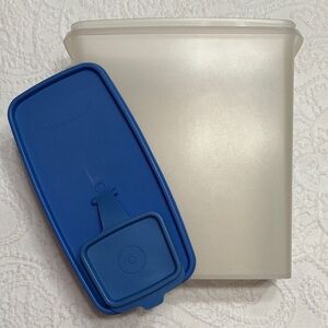 Tupperware Cereal Container Blue Lid with Frosted Container